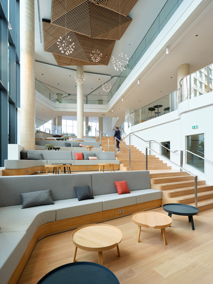 185 Charles de Gaulle